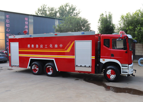 16吨水罐泡沫消防车