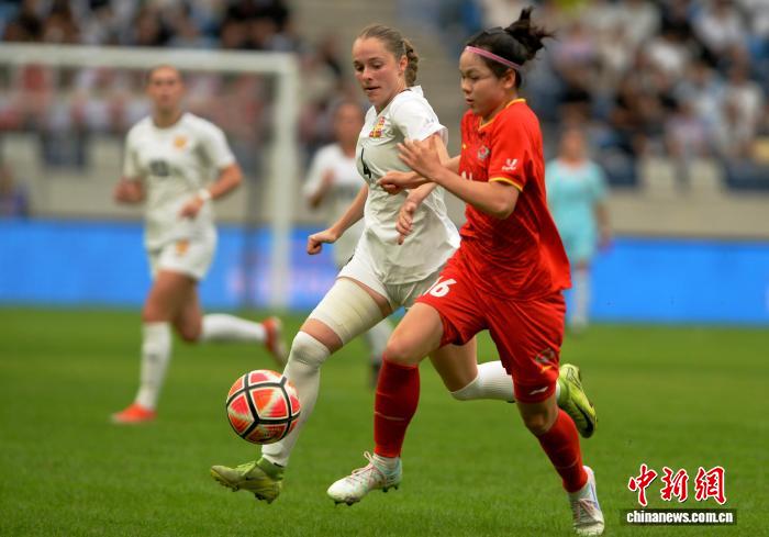 中国高校女足首夺国际大体联世界杯冠军