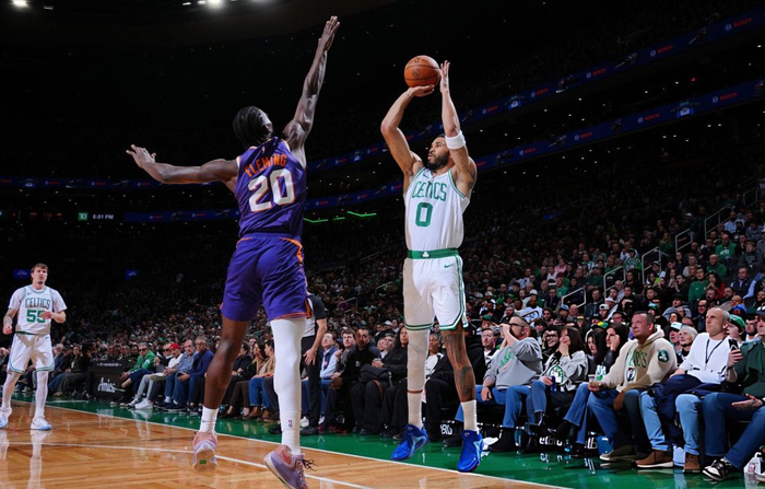 塔图姆复出后关键表现助力凯尔特人逆转太阳队