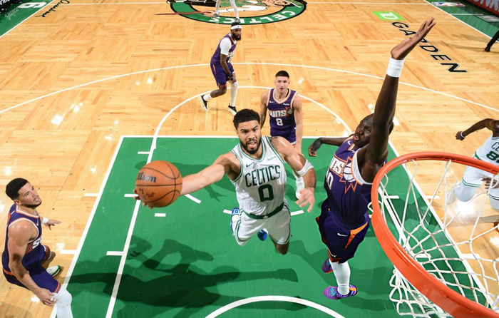 塔图姆复出后关键表现助力凯尔特人逆转太阳队