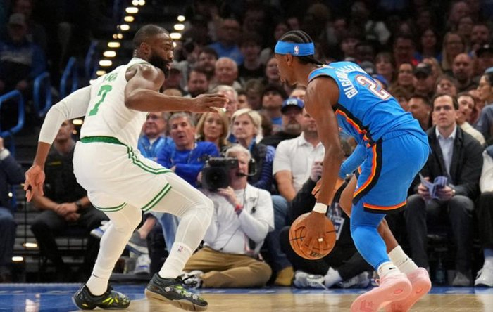 亚历山大连续132场20+打破张伯伦纪录 高效得分能