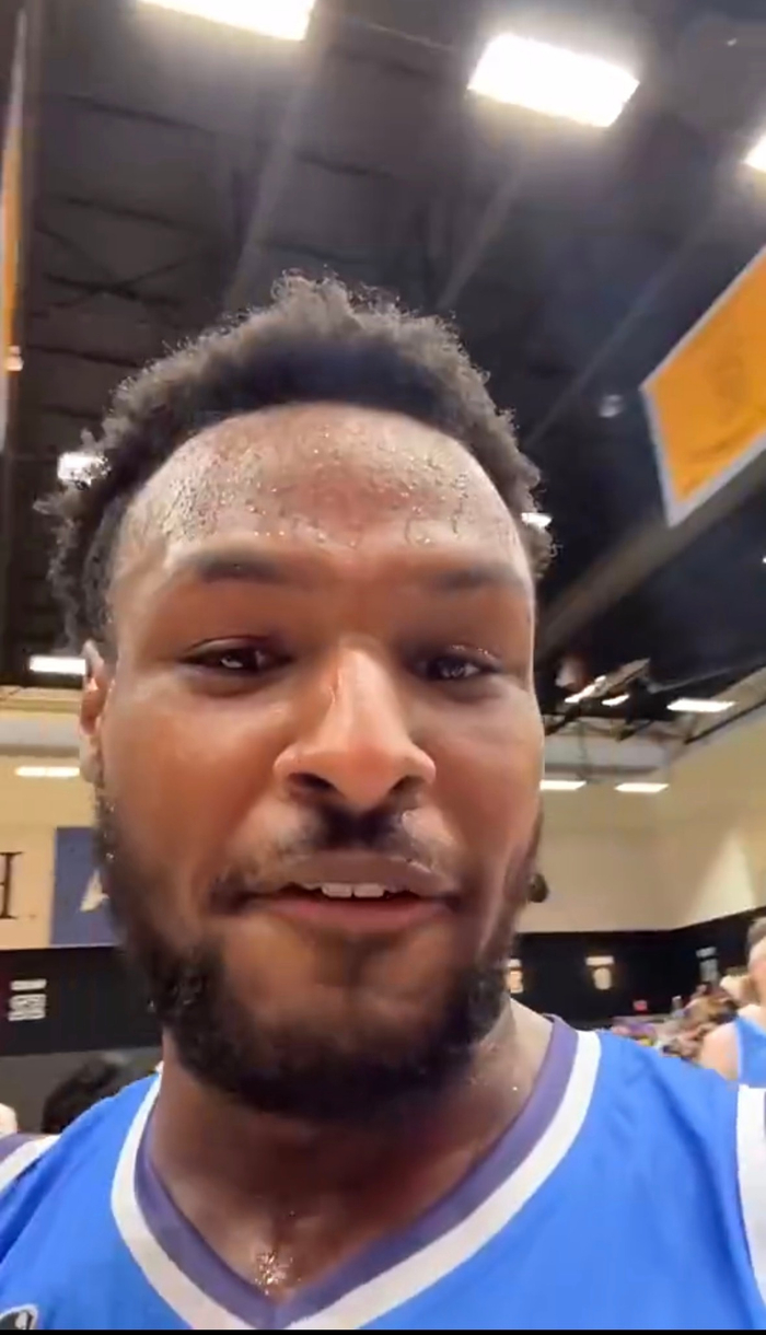 布朗尼26分9助攻助南湾湖人西部第一晋级季后赛