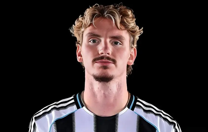 纽卡7500万引援遭遇战术困境，德国神塔沦为球队