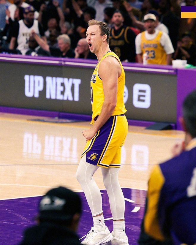 湖人107-98力克火箭，媒体热议GOAT之争