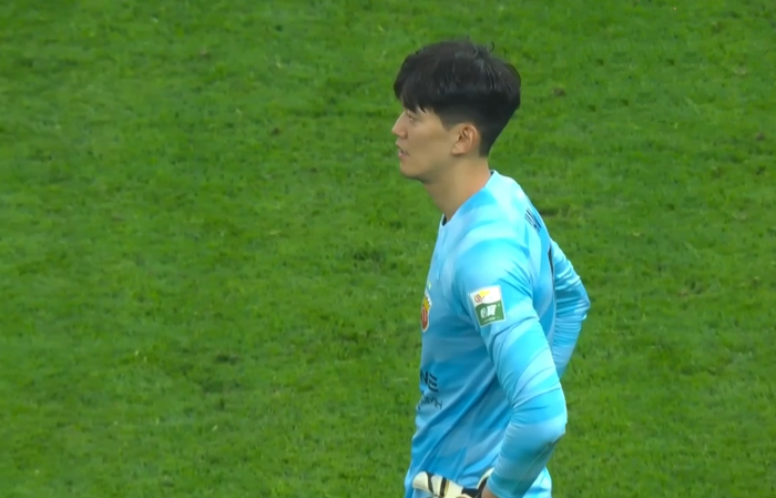 颜骏凌：国足老将的坚守与传承之路