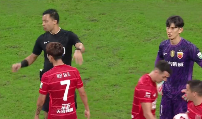 颜骏凌：国足老将的坚守与传承之路